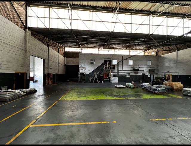 2,512M² WAREHOUSE TO LET IN BEACONVALE